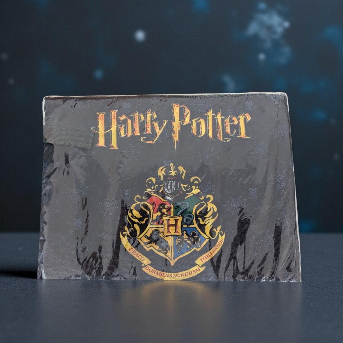 Harry Potter Hogwarts crest A4 document folder suitable for school papers and slim laptop storage